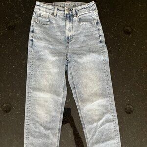 American Eagle Mom Straight Jean